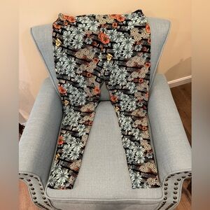 Lularoe leggings tall and curvy